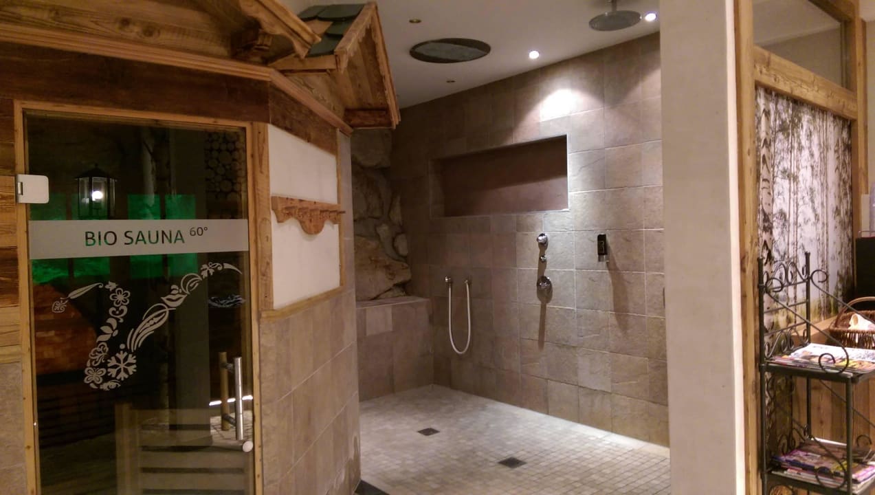 Neu gestalteter Saunabereich Wellnessresort Vier Jahreszeiten