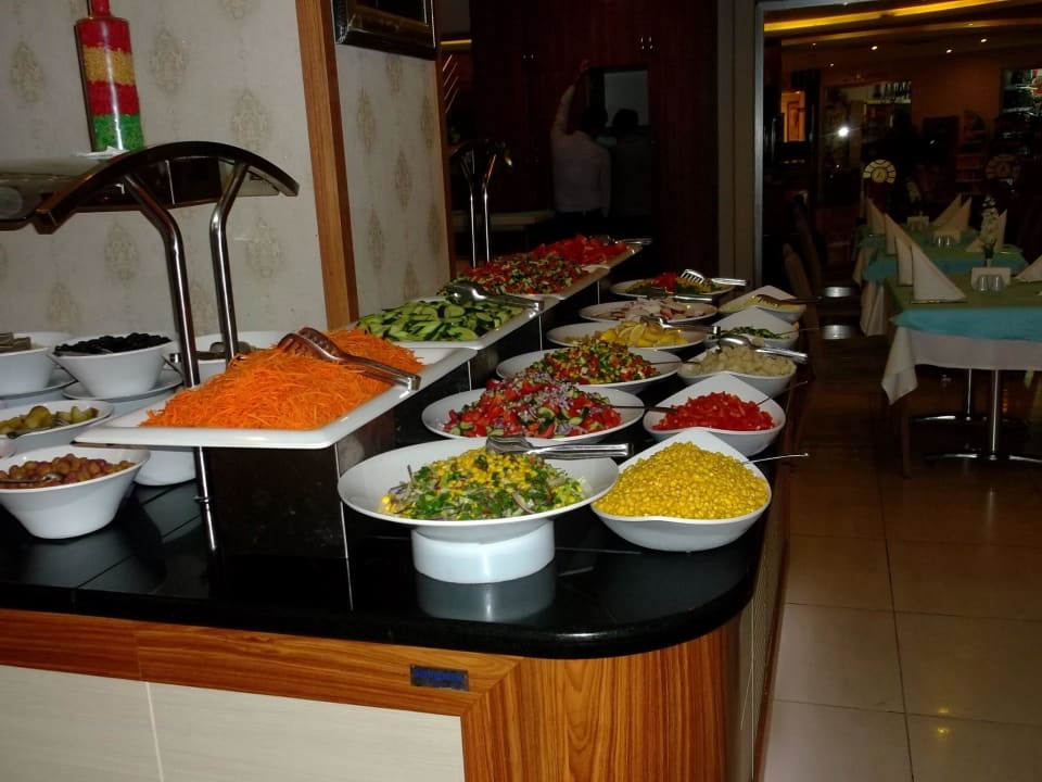 Lekker Salatbuffet Annabella Diamond Hotel & Spa