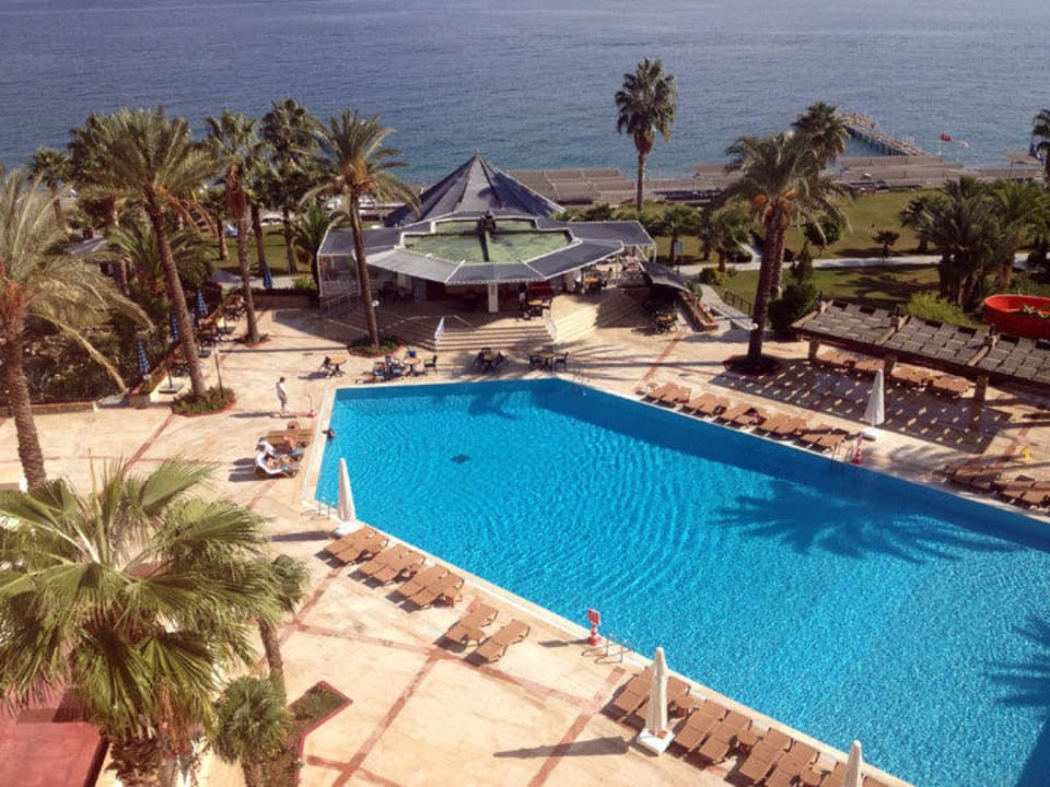 Blick vom Balkon unseres Zimmers Kilikya Resort Camyuva
