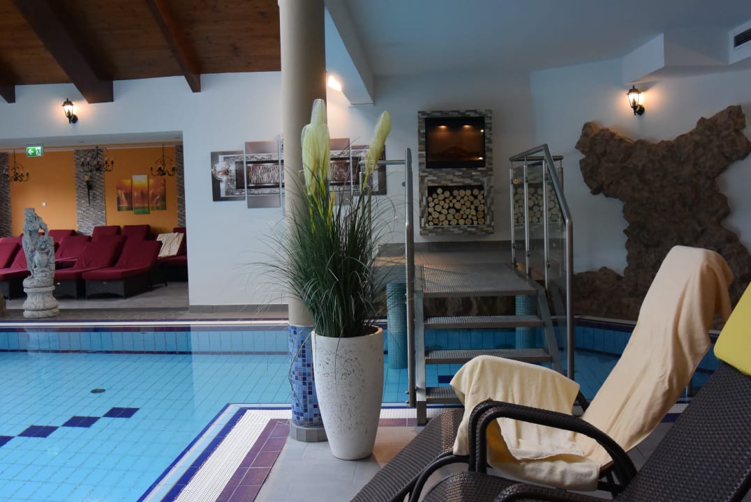 Pool Schlössl Hotel Kindl