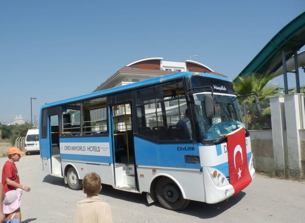 Shuttlebus Dream World Aqua Hotel