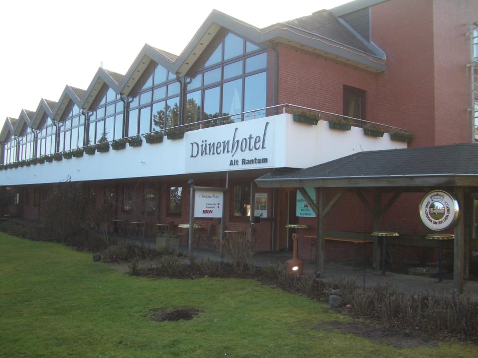 Aussenansicht Dünenhotel Alt-Rantum