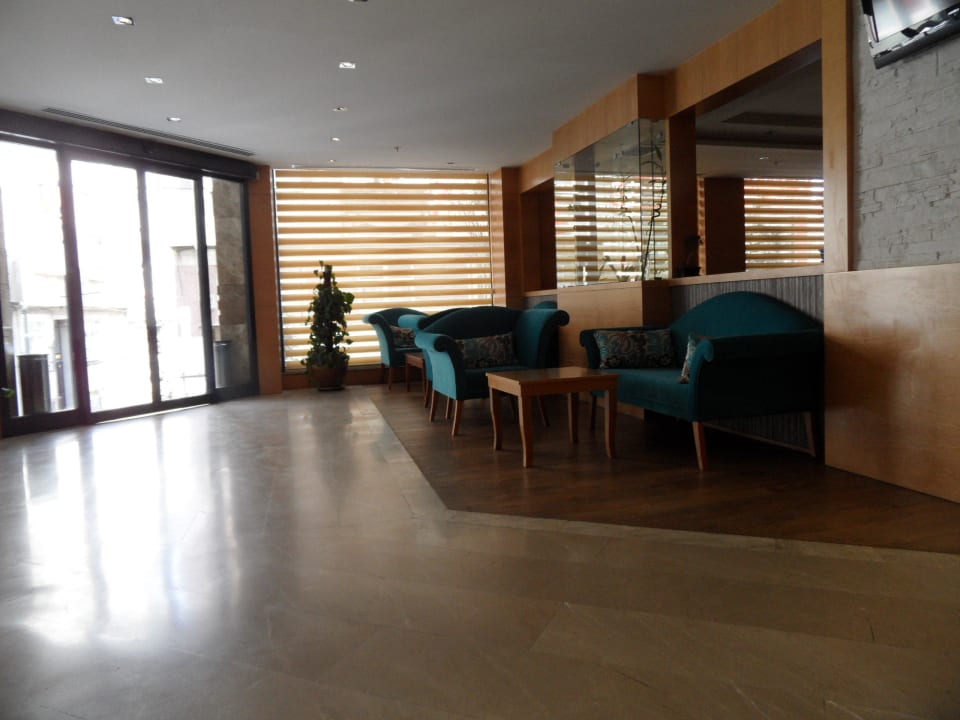 Eingang Hotel Husa Vizon