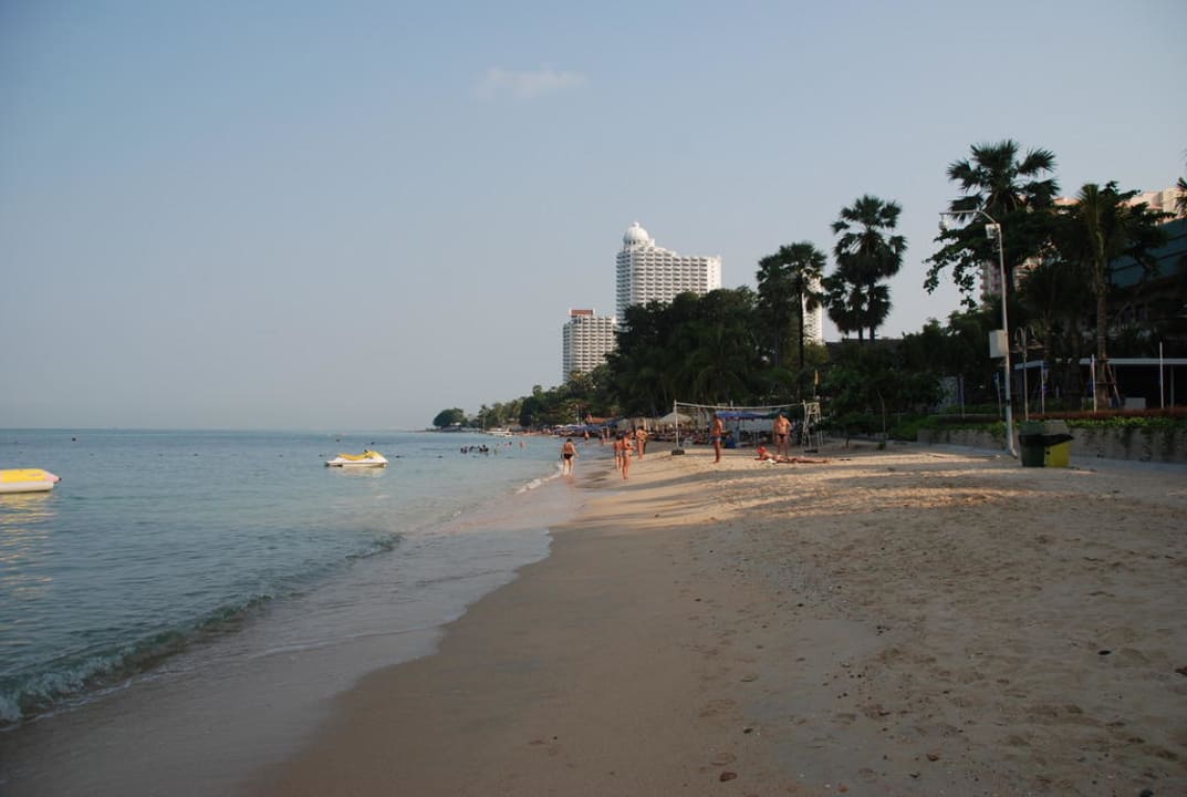 Strand frühmorgens Centara Grand Mirage Beach Resort Pattaya
