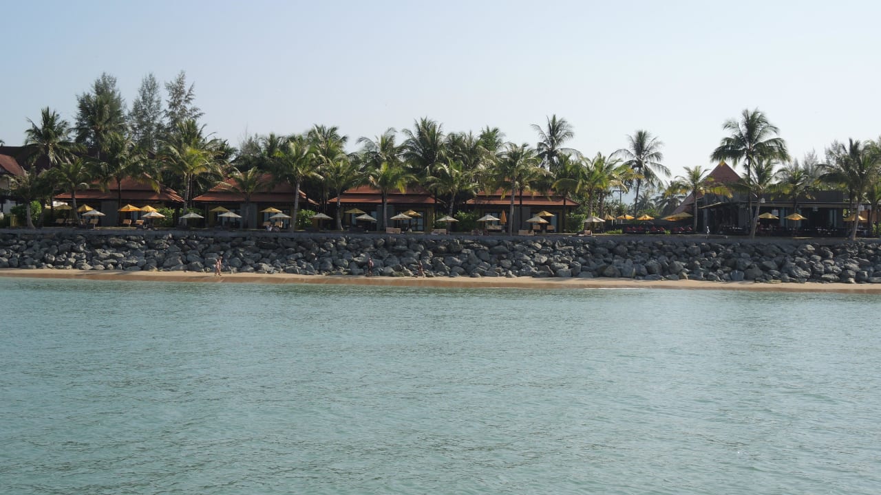 Beschriebener Strandbereich  Fanari Khaolak Resort