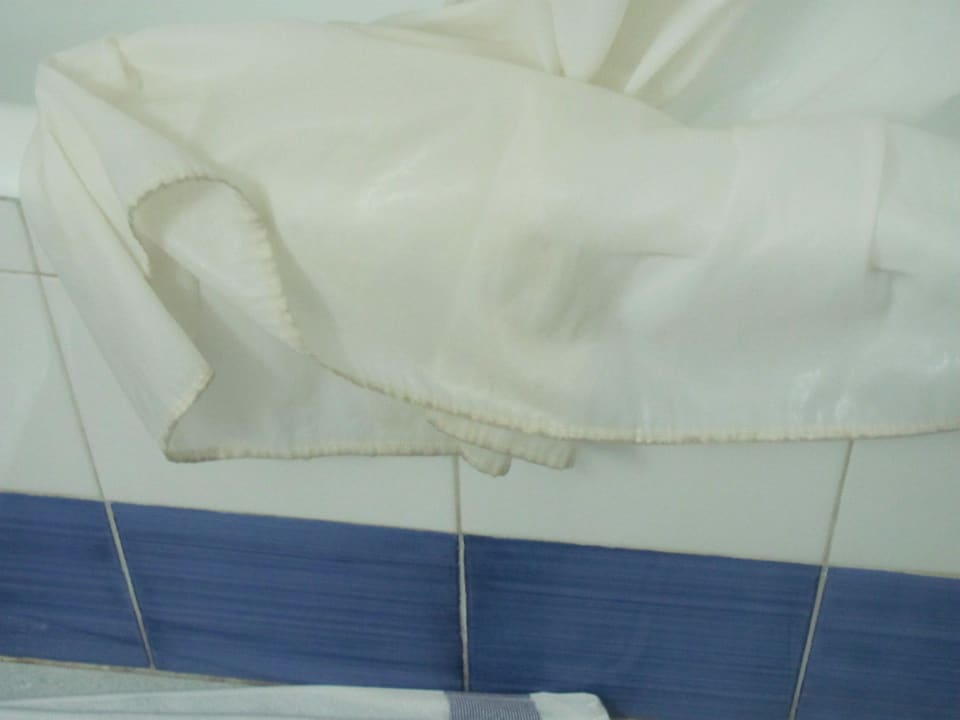 Duschvorhang verdreckt Gavimar Ariel Chico Club & Resort