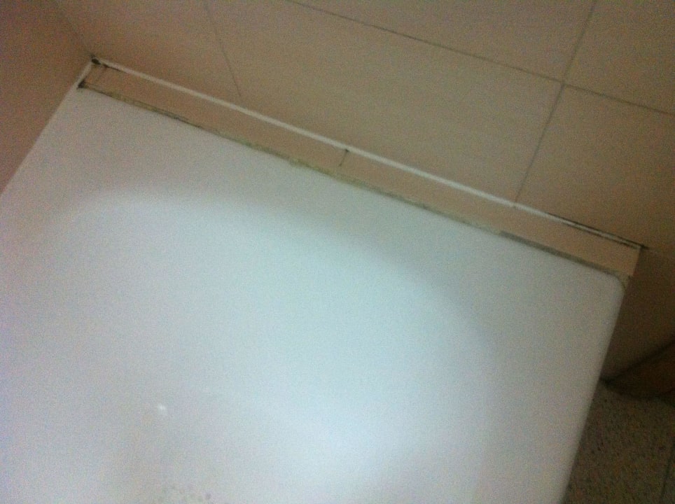 Schimmel in den Fugen azuLine Hoteles Mar Amantis & II