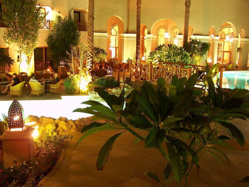 Ghazala-Cafe am Abend Ghazala Gardens