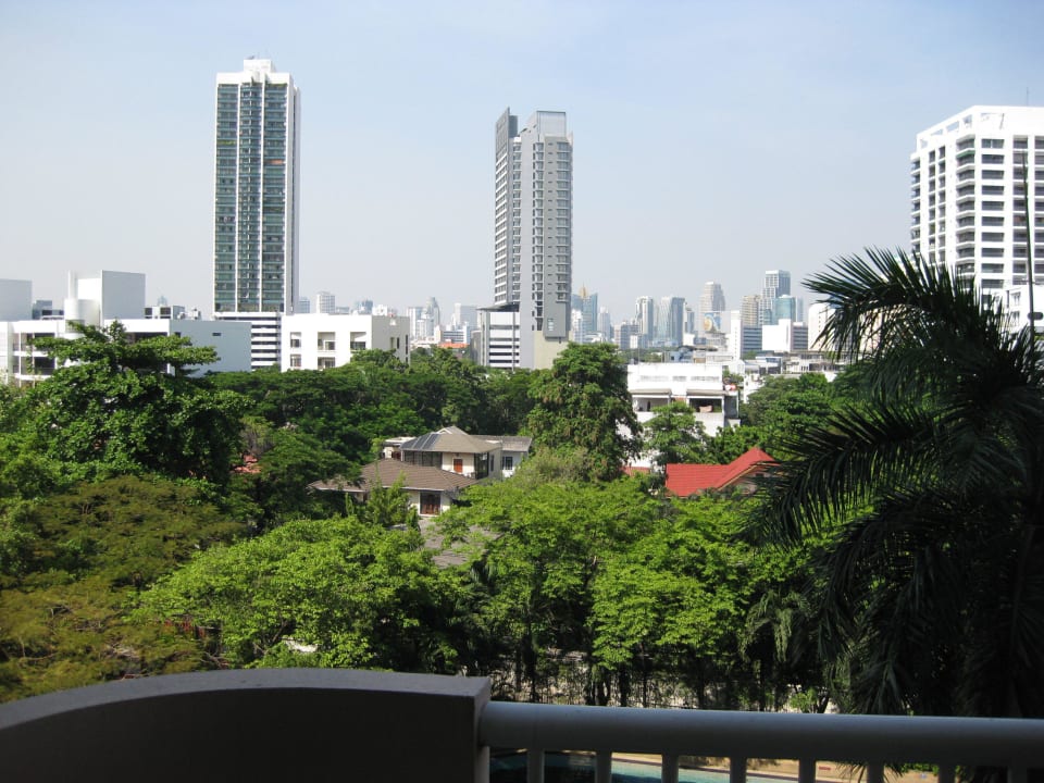 Blickrichtung Sathorn Road Pantip Suites Sathorn