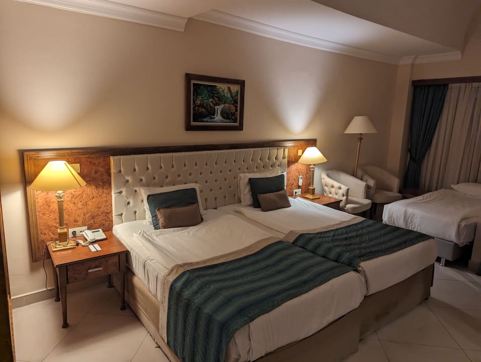 Zimmer Kamelya Aishen Club