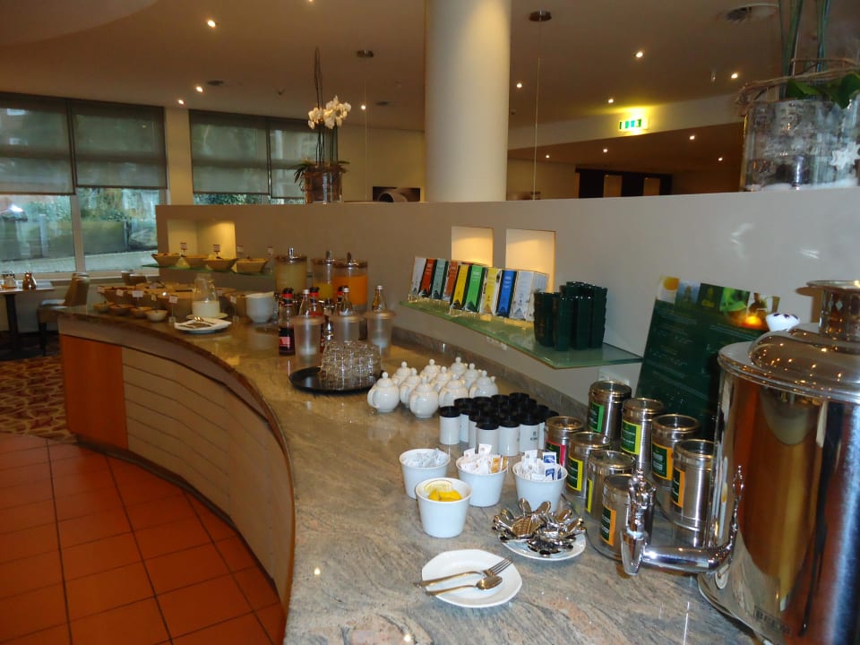Früstücksbuffet Leonardo Hotel Hamburg Airport