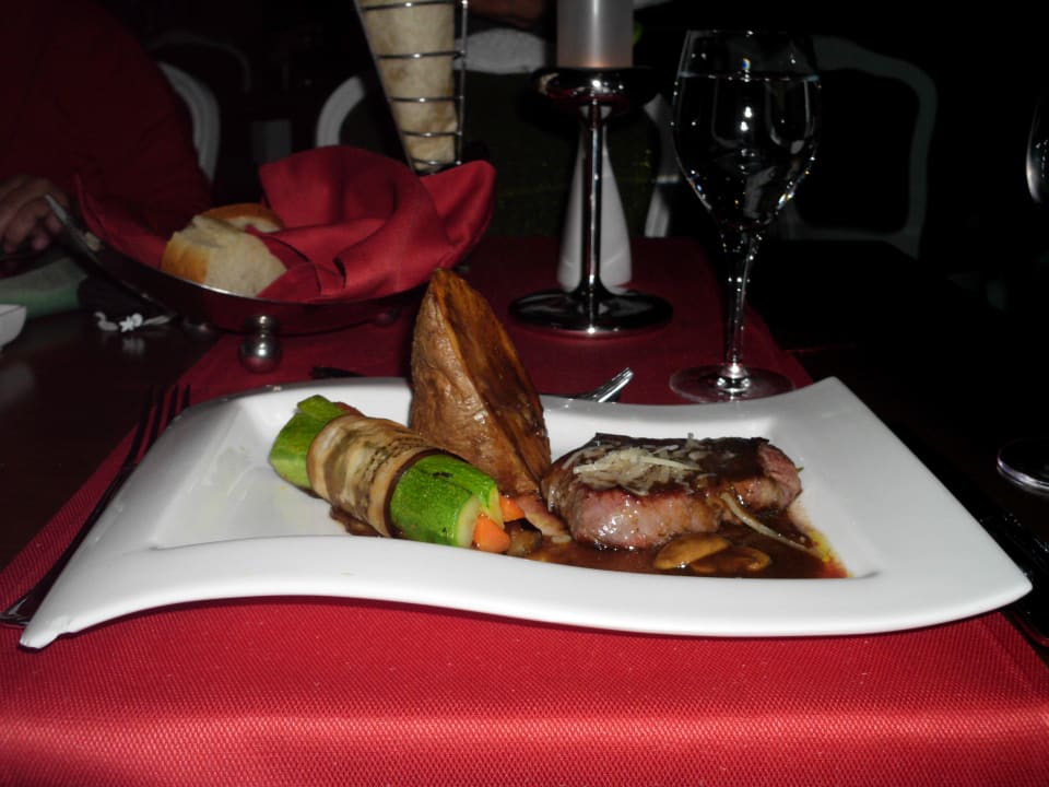 Italienisch: Steak mit Beilagen Diamond Excellence Resort & Spa