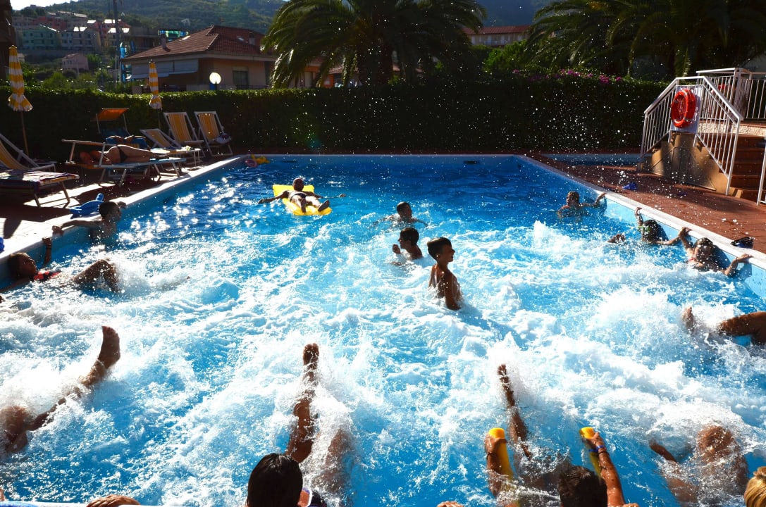 Residence mit pool italian riviera  Residence Orchidea