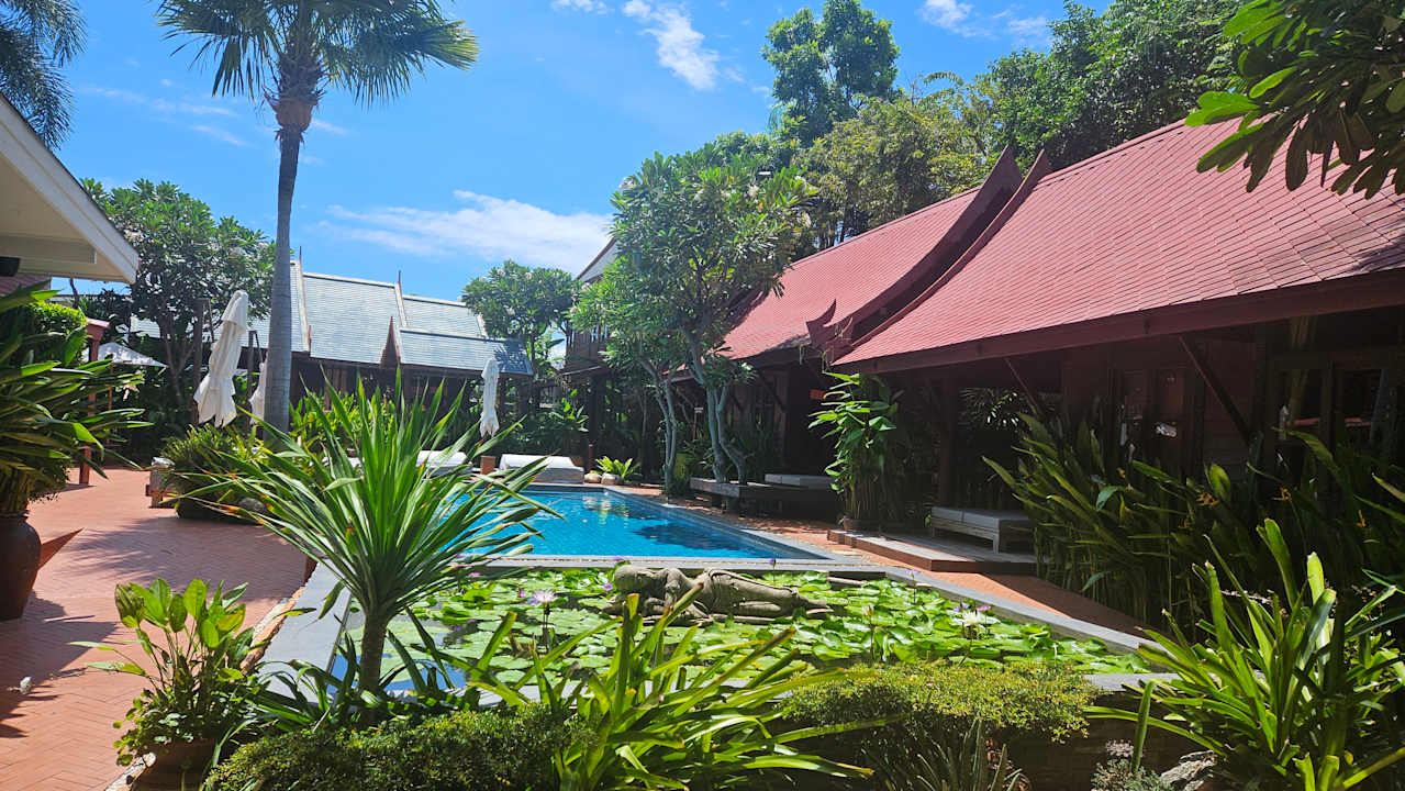 Pool Ruen Kanok Resort