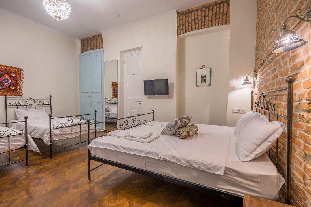 Zimmer Doors Meidan Design Hotel