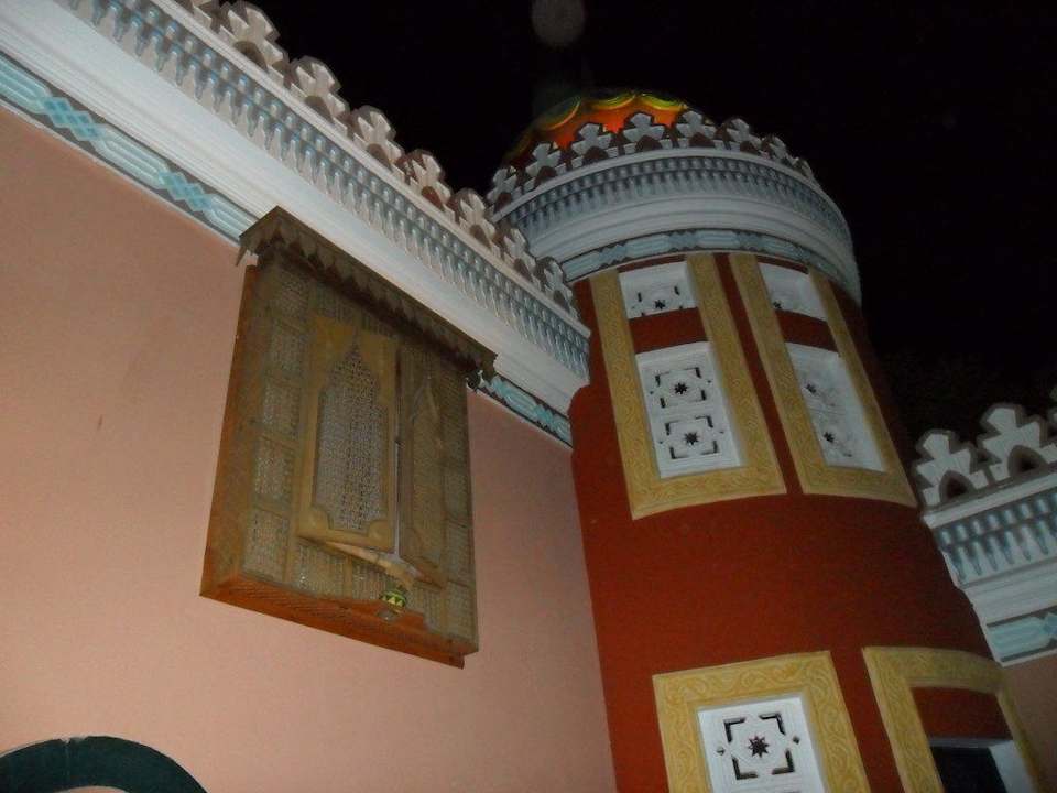 При главном входе Pickalbatros Alf Leila Wa Leila Resort - Neverland Hurghada