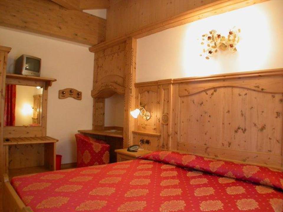 Family Hotel La Perla- Camera  Hotel La Perla