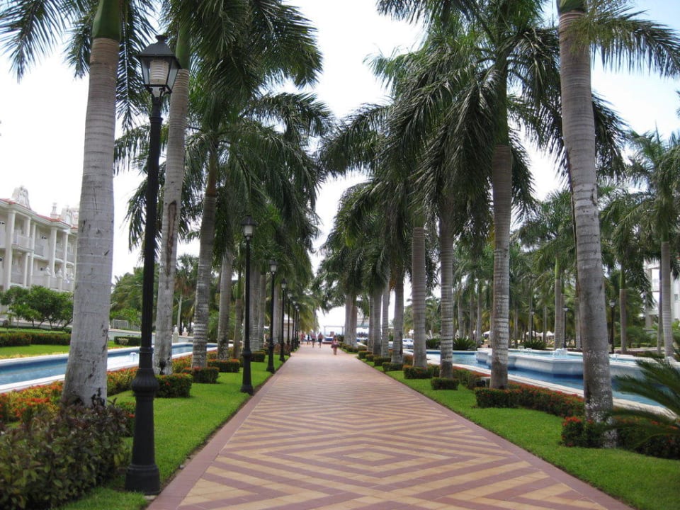 Weg zum Pool / Strand Hotel Riu Palace Riviera Maya