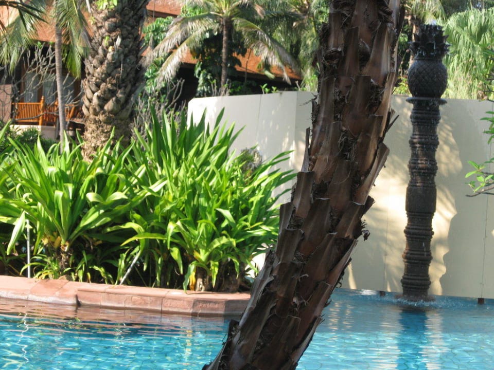 Loy Nam Poolbar in Renovierung Anantara Hua Hin Resort