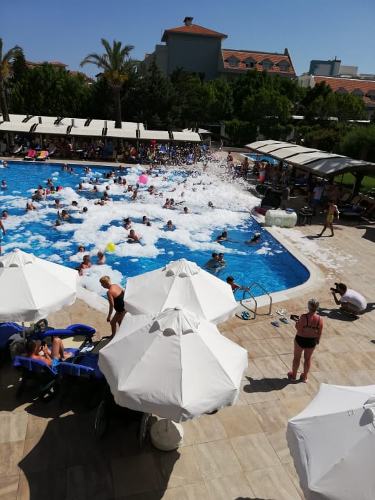 Pool Side Breeze Hotel