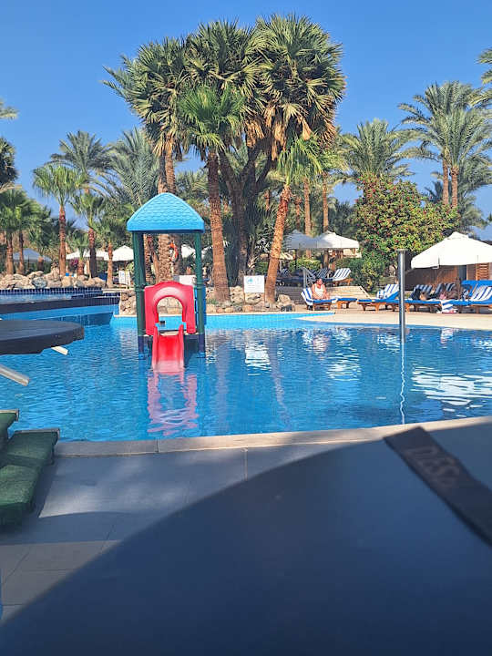 Pool Brayka Bay Resort