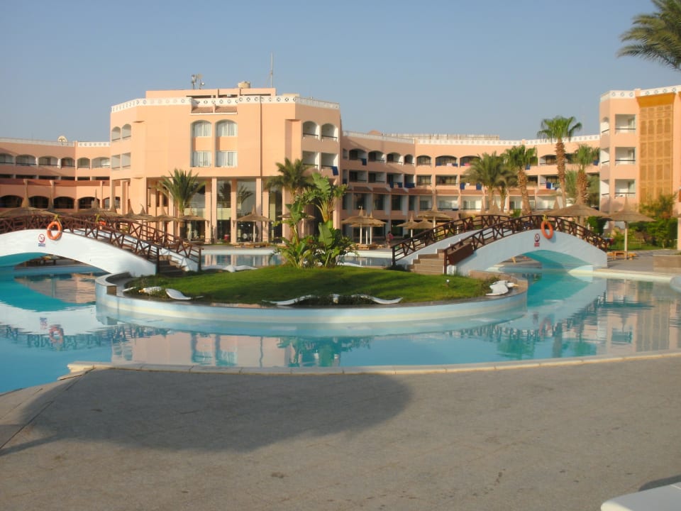 Poolanlage Beach Albatros Resort