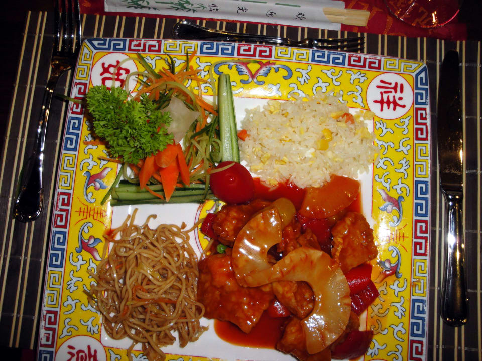Hauptspeise beim Chinesen Diamond Excellence Resort & Spa