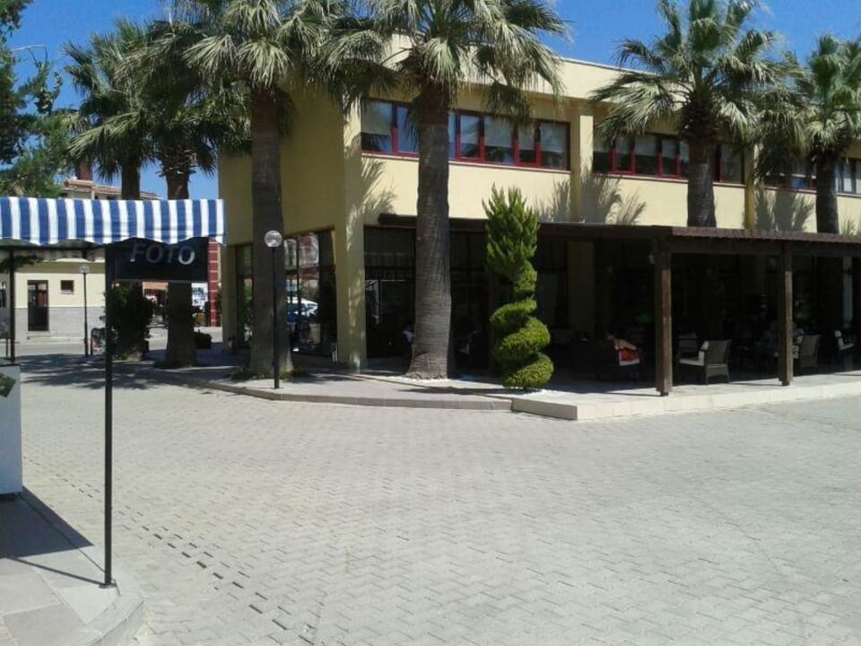 Sitzgelegenheiten an der Reception Royal Beach Club Hotel