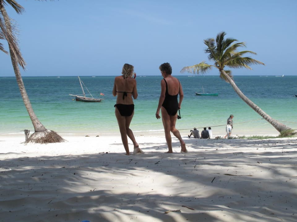 Spaziergang am Meer PrideInn Flamingo Beach Resort & Spa