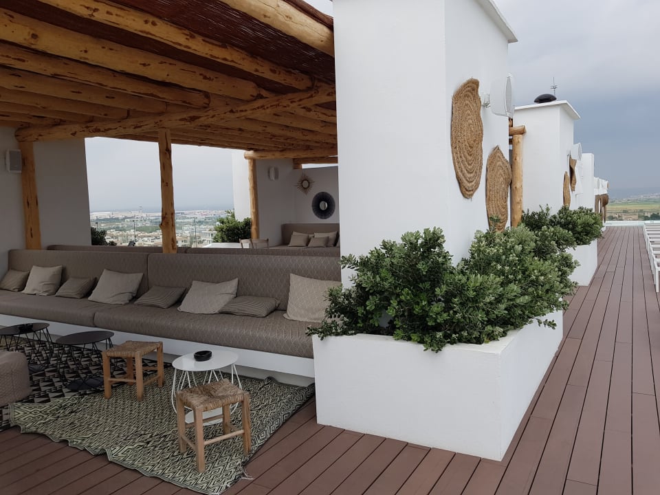 Sehr moderne und gemütliche Skybar Hotel HM Gran Fiesta