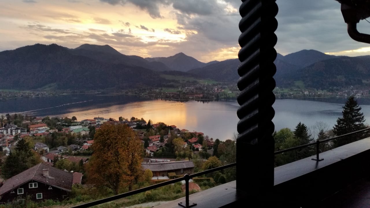 Traumblick auf Traumkulisse vom Balkon Der Westerhof - Hotel in Tegernsee