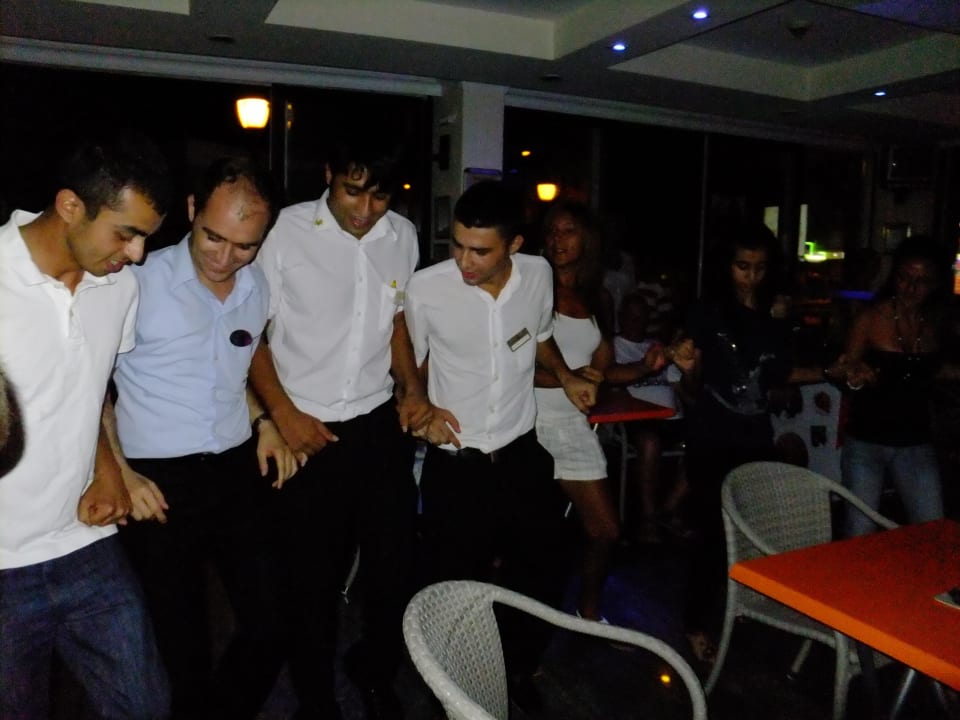 Tańczący kelnerzy Hotel Aslan City Kleopatra