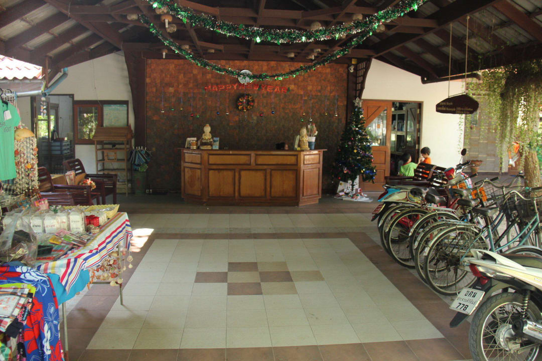 Rezeption mit Fahrzeugverleih Hotel Bayview Beach Resort