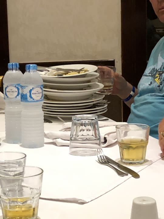 Gastro Tamra Beach Resort