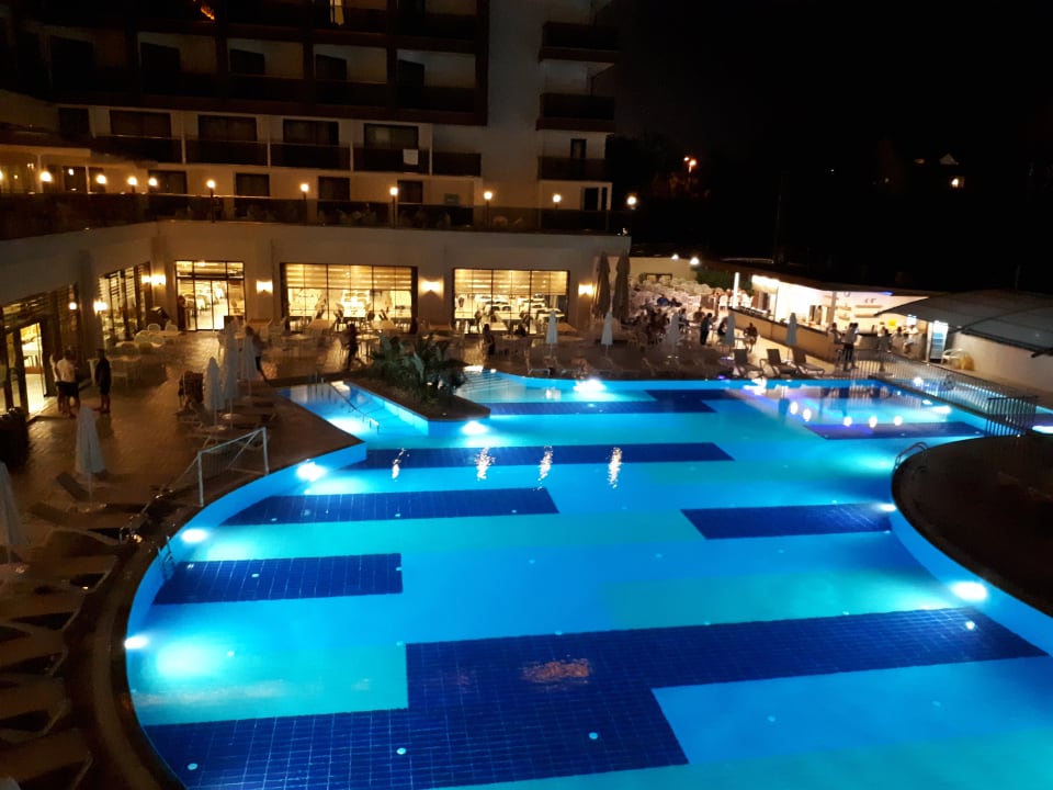 Pool Glamour Resort & Spa