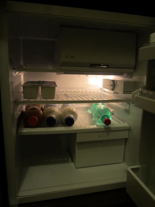 Gefüllter Kühlschrank B&B Al Colonnato di San Pietro