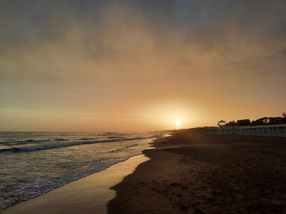 Strand Alba Queen Hotel