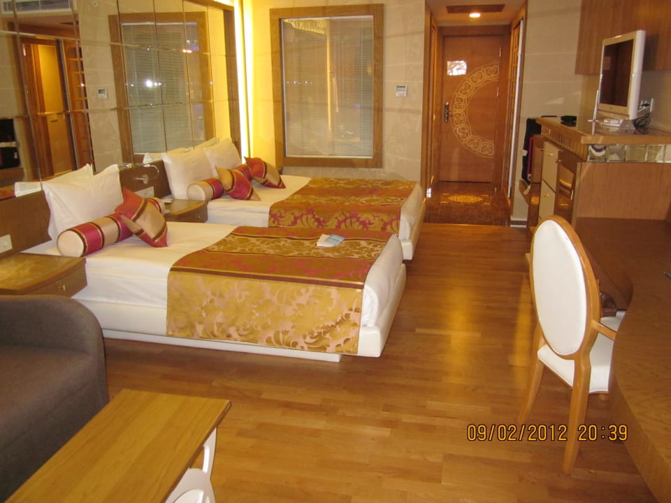 Zimmer  Granada Luxury Okurcalar