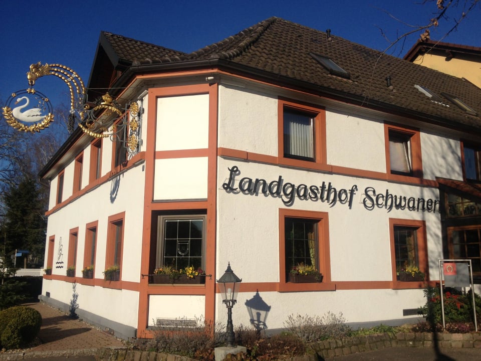 Von der Hauptstraße aus Landgasthof Schwanen