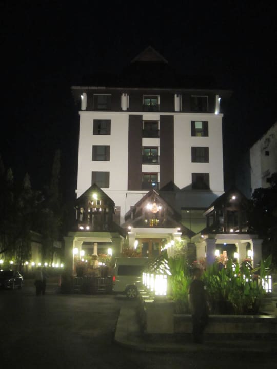 Von aussen bei Nacht Hotel Wienglakor