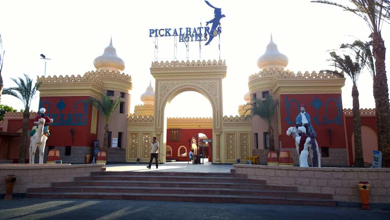 Eingang Pickalbatros Alf Leila Wa Leila Resort - Neverland Hurghada