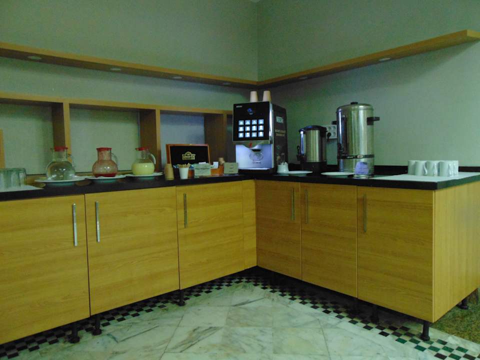 Gastro Hotel Golden Tulip El Mechtel