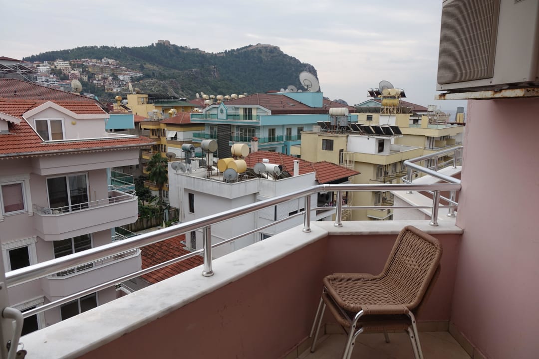 Kleiner Balkon, aber ok Hotel Kahya