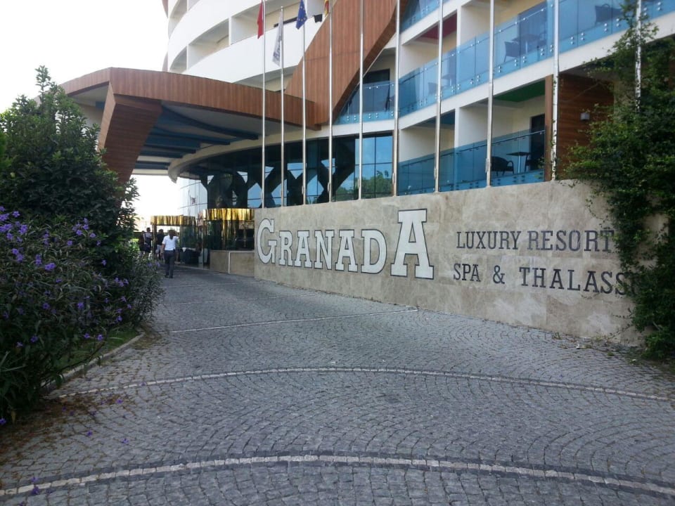 Einfahrt Granada Luxury Okurcalar