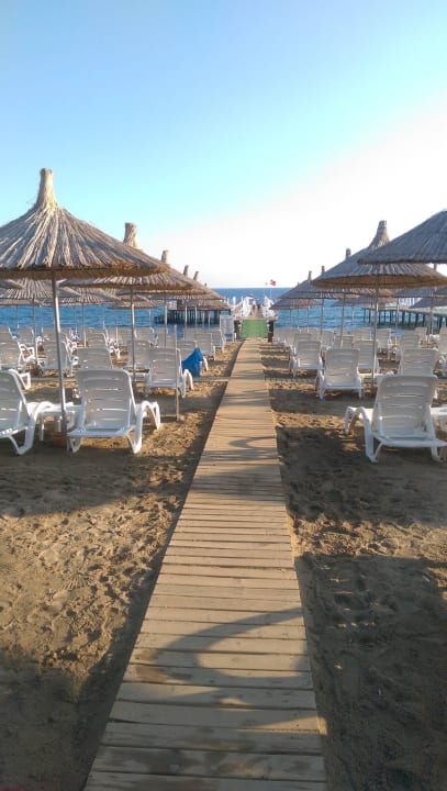 Strand Quattro Beach Spa & Resort