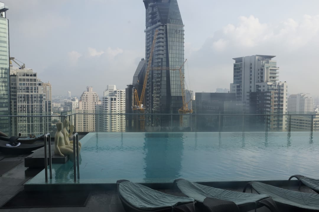 Pool Hilton Sukhumvit Bangkok
