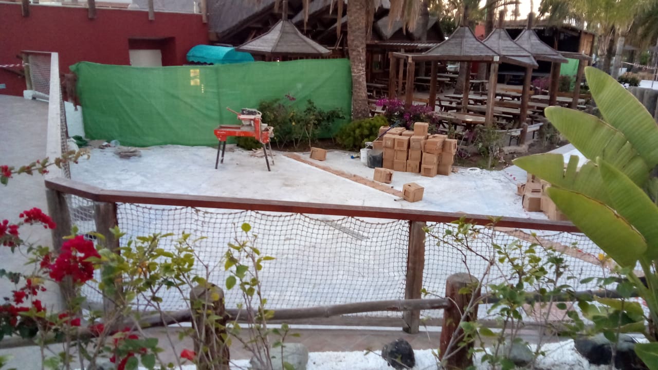 Bauarbeiten am Pool  HL Miraflor Suites Hotel