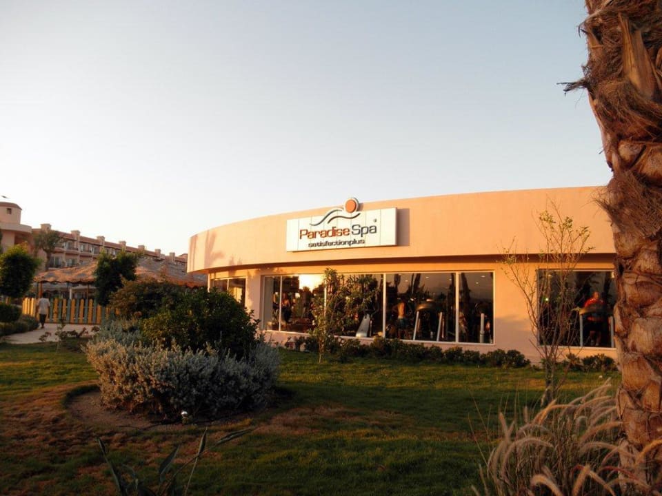 Отель Pyramisa Beach Resort Sahl Hasheesh