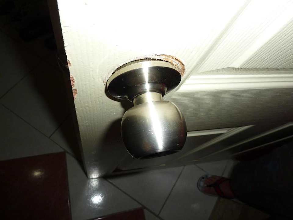 Defekte Tür Cleopatra King Apart