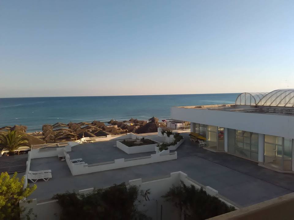 Vom Beach aus The Orangers Beach Resort and Bungalows